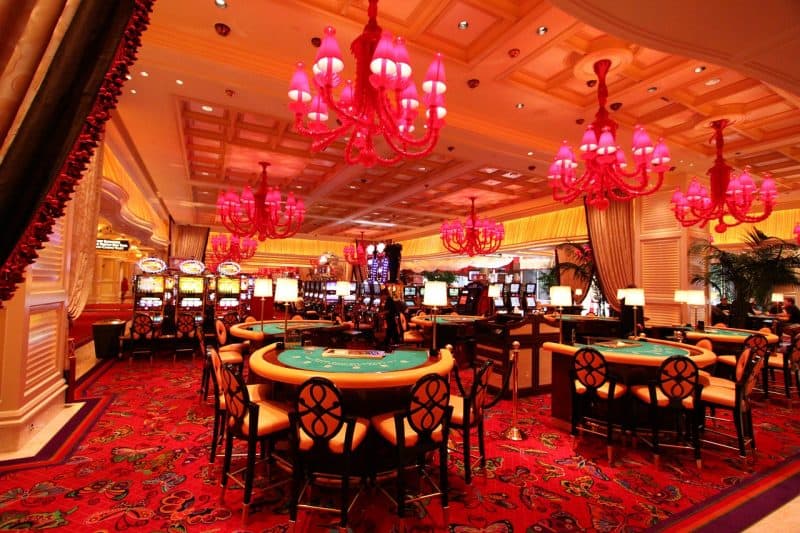 Canlı Krupiyerlerin Gizemli Dünyasında: Slot Oyunlarının Stratejik Unsurları